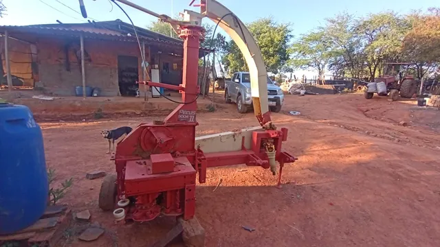 Ensiladeira Nogueira com plataforma de área total - venda ou troca