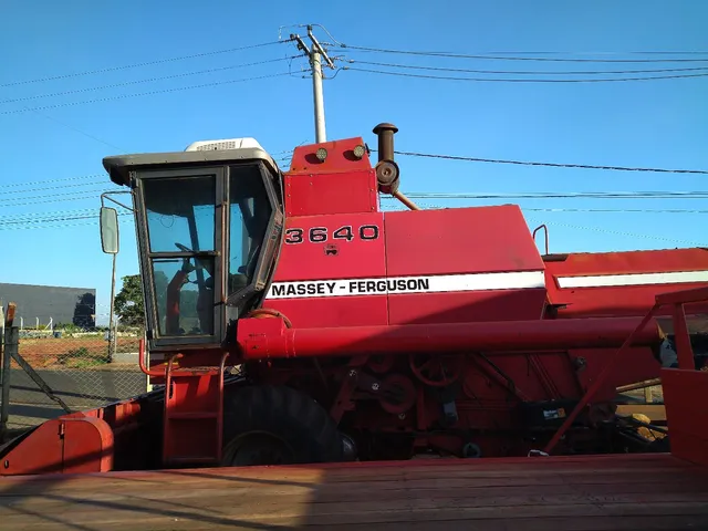 Colhedeira MF 3640