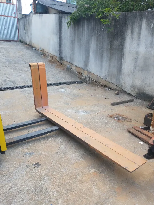 Vendo garfo de empilhadeira 7 toneladas 