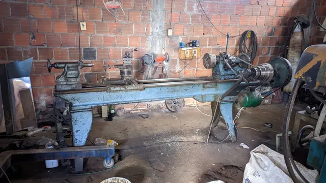 Torno mecânico de correia 