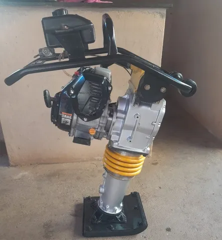 Vendo Compactador 4 tempos