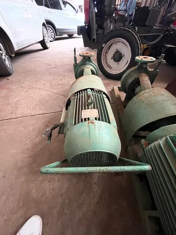 Motobomba / conjunto irrigação trifásico 15cv com mangotes de entrada e saída