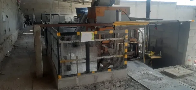 MAQUINÁRIO PARA EMPRESA DE BLOCOS 