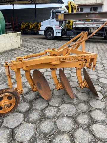 Arado para trator 