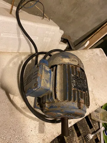 MOTOR TRIFÁSICO 