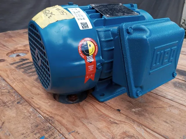 Motor elétrico trifásico 7.5cv rpm 1750.