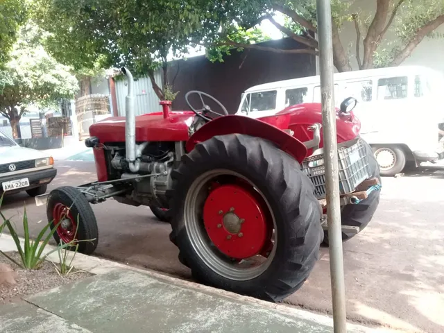 TRATOR BUKH DZ 30 