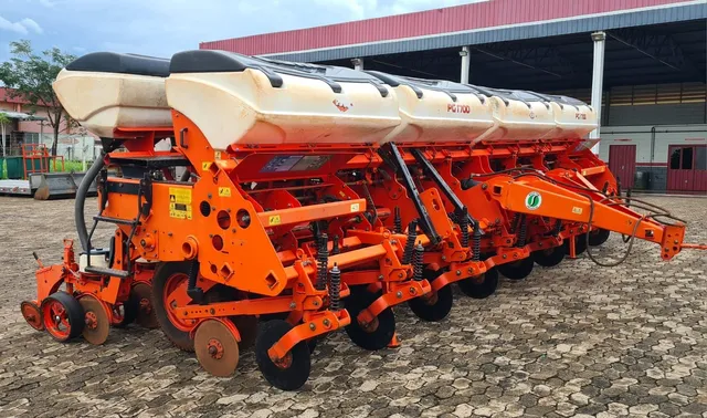 Vendo plantadeira kuhn 15 linhas 