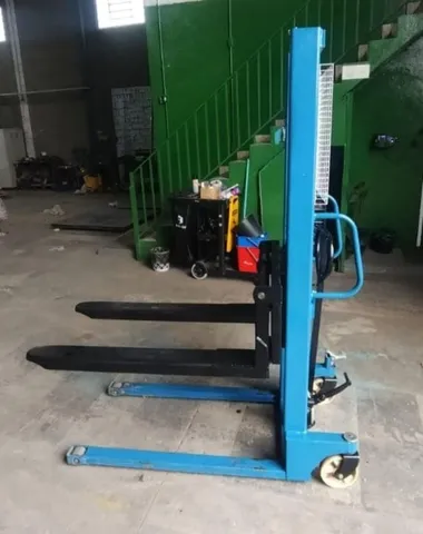 EMPILHADEIRA MANUAL 1 TONELADA