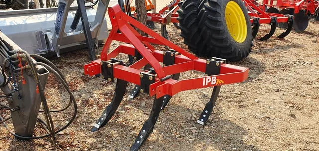 Arado Subsolador / Pé de Pato IPB Agro 5 Hastes Novo - Trator