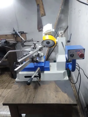 Máquina pra afiação de serras circular