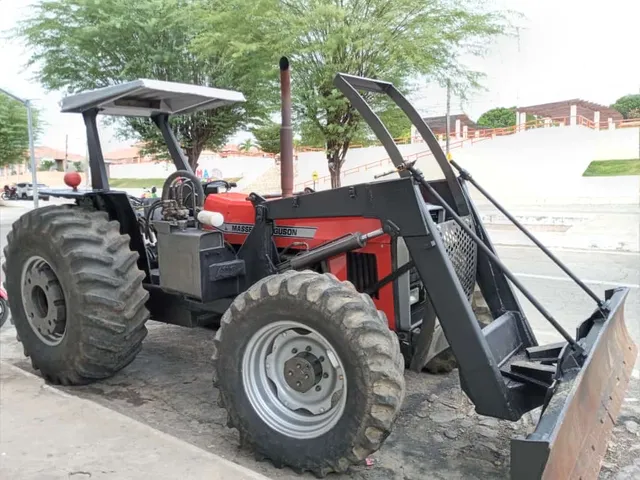 Trator Massey Ferguson 296 com lâmina 