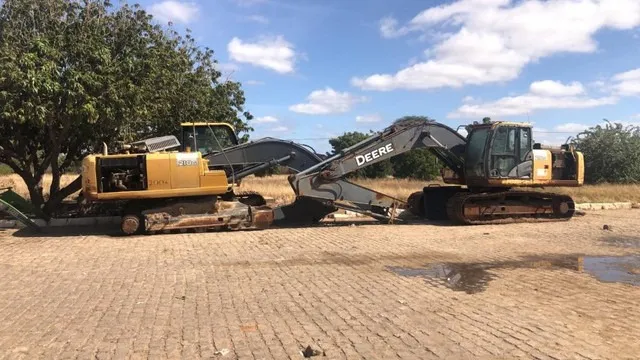 Sucata John Deere 210G Para Retirada De Peças