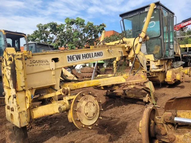 Sucata Motoniveladora/Patrola New Holland R140 Para Retirada De Peças