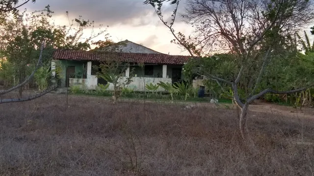 Vende-se um terreno 