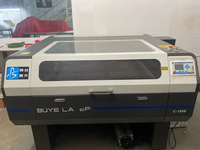 Máquina de corte a laser 