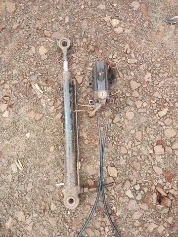 Pistão hidráulico e bomba da cabine do caminhão 