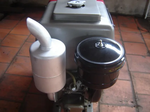  Motor yanmar modelo NSB18, com radiador