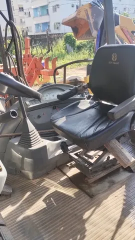 Retroescavadeira New Holland 
