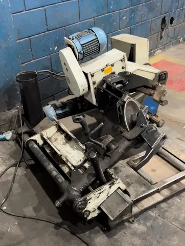 Máquina desmontar rodas caminhão 