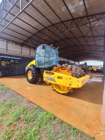 Rolo Compactador Pé de Carneiro, Modelo SD-105F - Volvo