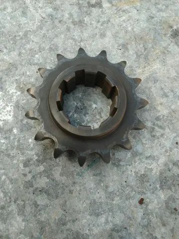 Engrenagem do eixo das enxadas rotativa Tobatta M140.