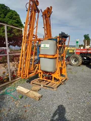 Pulverizador 800 litros 