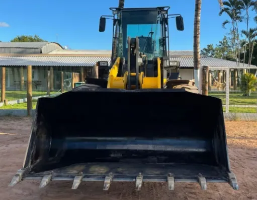 Trator Pá Carregadeira W130 New Holland. 2021