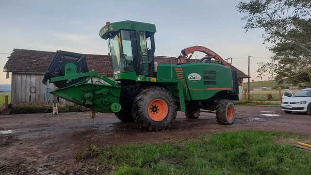 Ensiladeira autopropelido forrageira zs