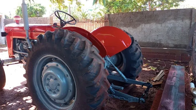 Trator Massey Fergunson 65x com Emplementos 