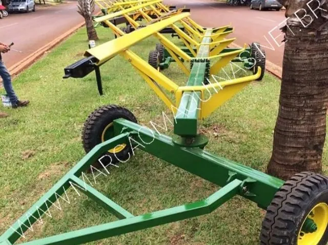 Carretinha de transporte pra plataforma com suporte pra Drapper, Eixo Tandem e cabeçalho