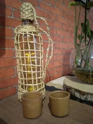 Cachaça Artesanal Mineira de Alambique Prata, Amadeiradas e Saborizadas .