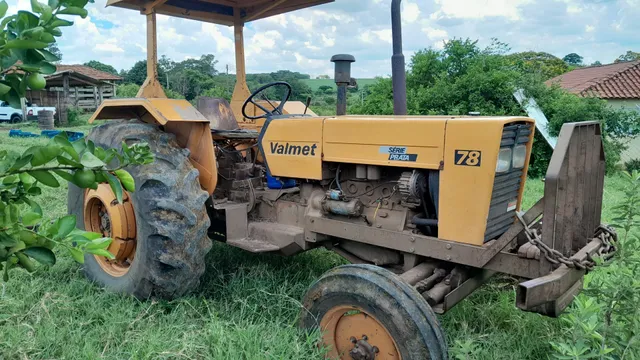 Vendo trator 