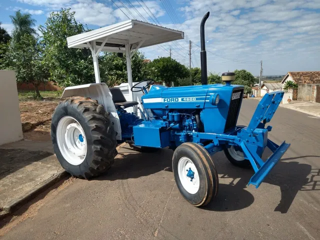 Trator Ford 4600 1982