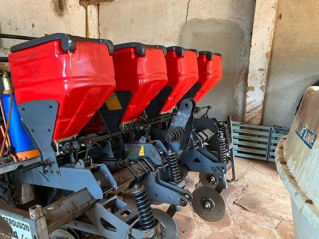 Plantadeira Massey Ferguson 