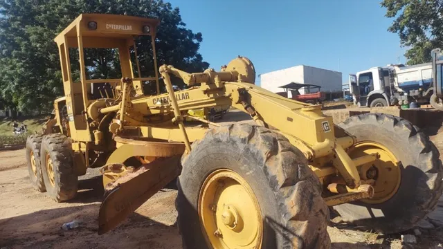 Motoniveladora Patrol Caterpillar 120B 4x4 ano 1982 