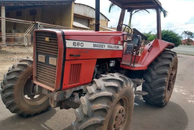 Trator Massey Ferguson 660