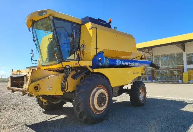 Colheitadeira Arrozeira New Holland TC5090 ano 2011 C/PL de 20 pés rígida
