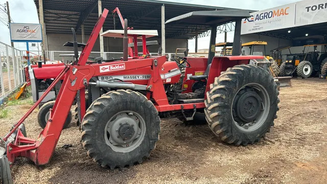 Trator MF 290