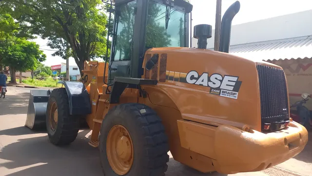 Pá carregadeira case 621