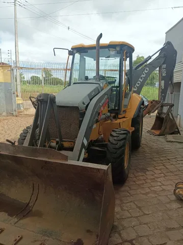 Retroescavadeira Volvo BL60B 4x4 2014