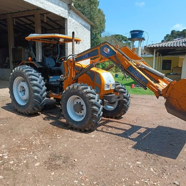 Trator Agrícola 'valtra'