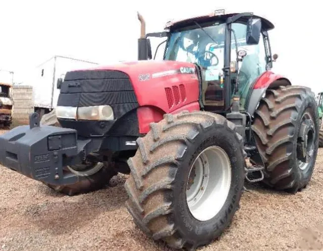 Trator Case 205 4x4 2015