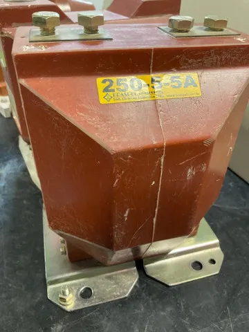 Transformador De Corrente Tc 15 Kv 250/5+5 A