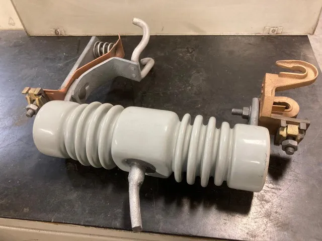 Chave Fusível Porcelana De 15 Kv /100 A