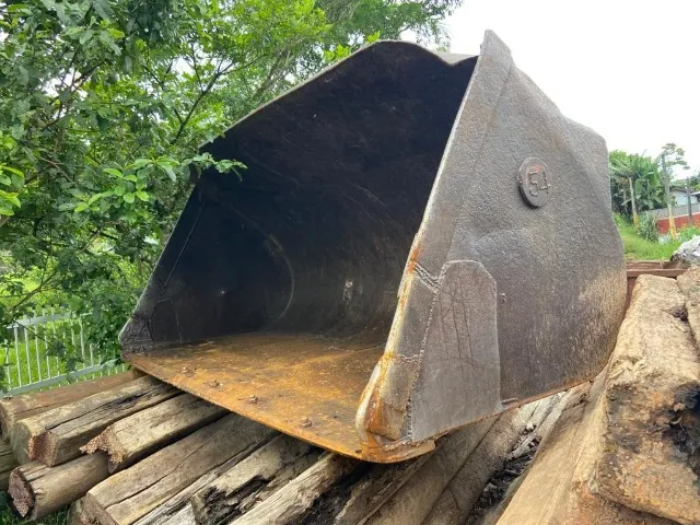 Vendo Concha para Pá Carregadeira