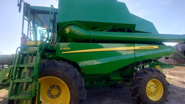 Colheitadeira John deere s440 