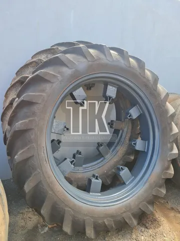 Par de pneus finos 12-4/36 Goodyear - TK Tratores Nova Andradina - MS 