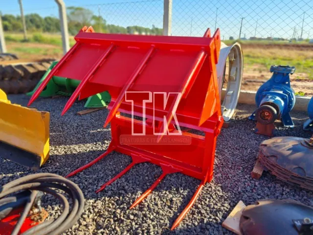 Garfo Forrageiro - TK Tratores Nova Andradina - MS 