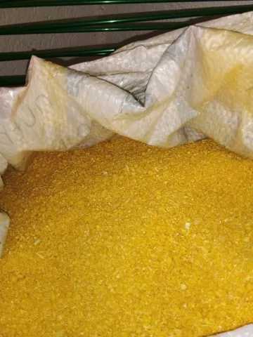 Vende-se farinha lata